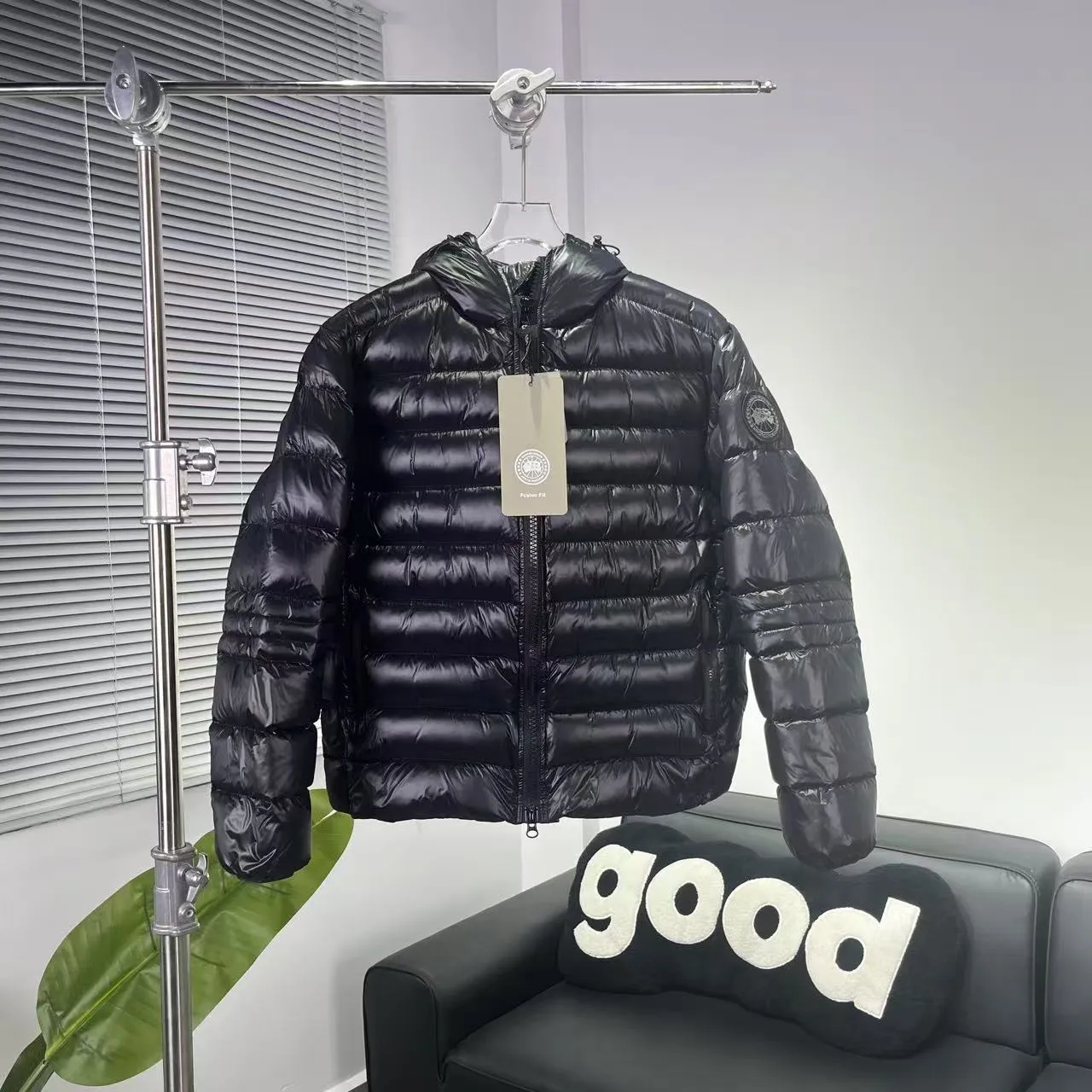 P840 𝑪𝒂𝒏𝒂𝒅𝒂 𝑮𝒐𝒐𝒔𝒆 Canada Goose 2227 Black Black Label Lightweight Down Jacket Canada Goose Crofton Series Crofton Series Ski Season Logo Solid Color Glossy Hooded Waterproof Windproof Ultra Light Down Jacket Men's Style: Black Black Label s-xxl.